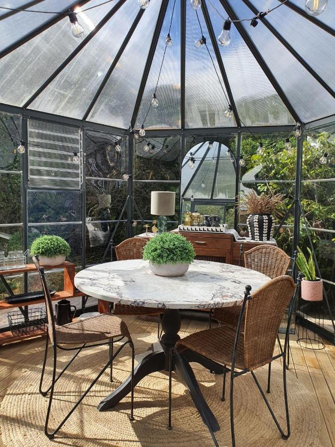 Tiny House With Greenhouse Dining Lower Hutt Exterior photo
